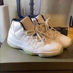 Jordan 11 Columbia